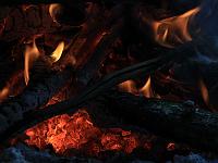 Feuer 08  Feuer und Glut, W&auml;rme spendend und zerst&ouml;rend, 04.09.2010