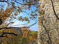 Landschaften 43  Herbststimmung an der Burgruine Warthstein im gro&szligMen Lautertal am 16.10.2011