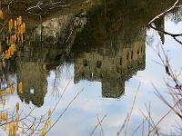 Landschaften 97  Spiegelbild der Ruine Niederhaus bei H&uuml;rnheim, 02.03.2014