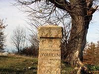 Objekte 22  Gedenkstein an K&ouml;nig Wilhelm unterhalb der Burg Teck, 15.11.2009