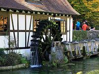Technik 12  Wasserrad der Hammerschiede am Blautopf in Blaubeuren, 10.10.2010.
