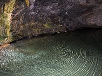 Wasser 15  Ein unterirdischer H&ouml;hlensee in der Marienglash&ouml;hle bei Friedrichsroda am 16.10.2010.