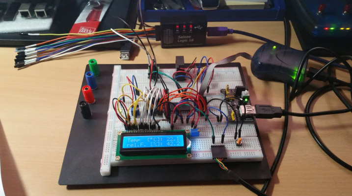 Erstinbetriebnahme des Sensors mit ATmega16 auf einem Breadboard